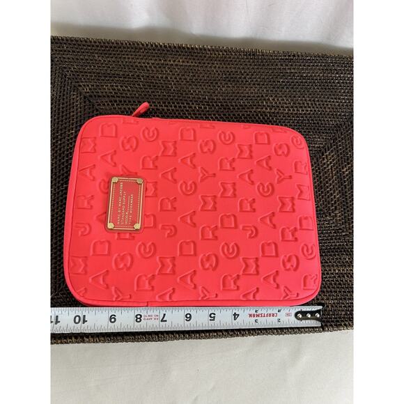 Marc Jacobs 11" Hot Pink Neoprene ipad Tablet Case - Picture 7 of 7